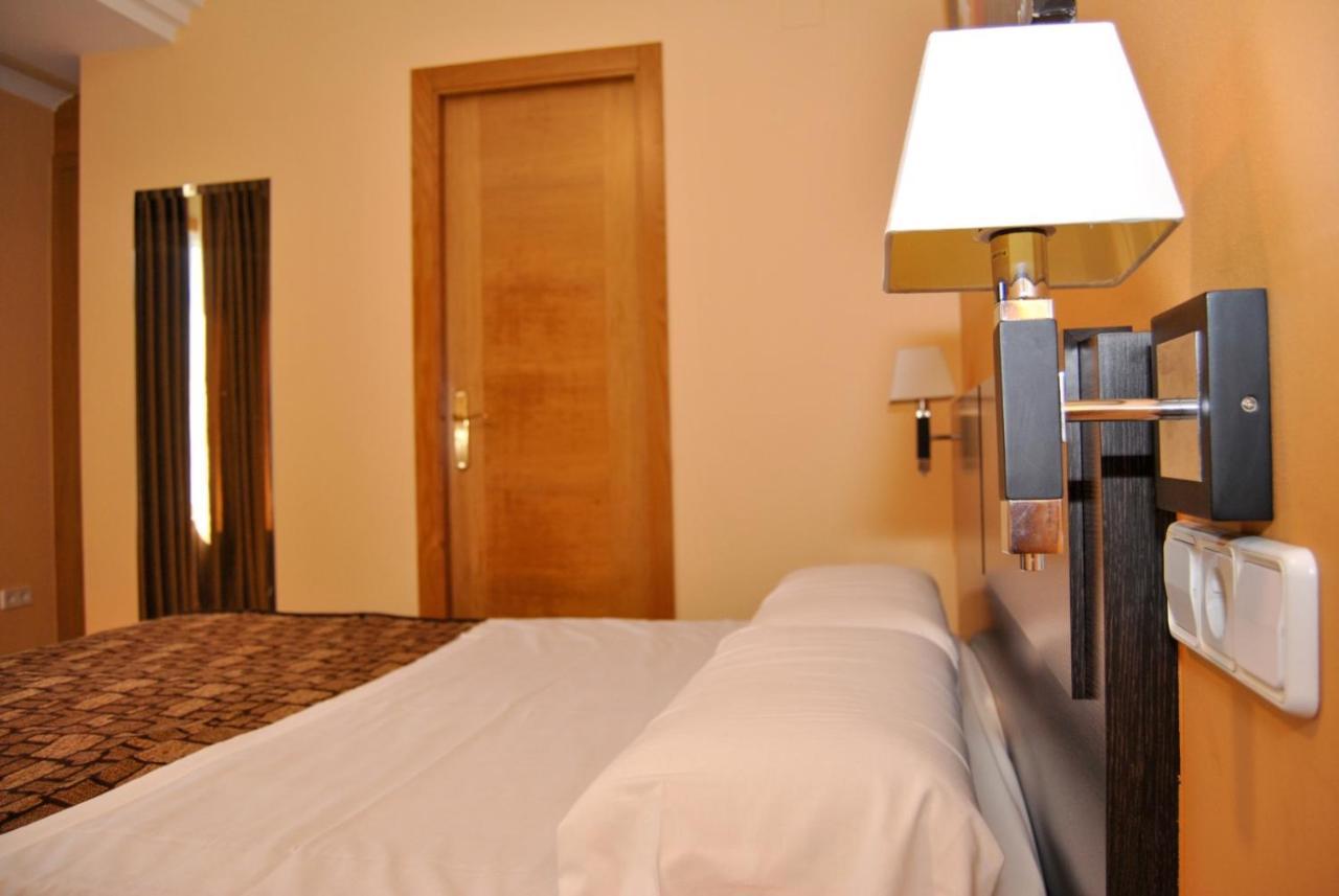 Hotel Reigosa بونتيفيذرا المظهر الخارجي الصورة